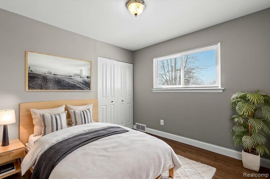 923 W Stephen Avenue, Clawson, MI — Photo 12