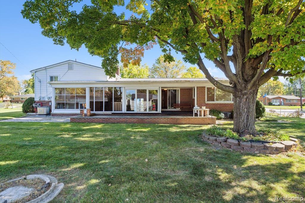 862 JUNEAU Road, Ypsilanti, MI 48198 — Photo 46