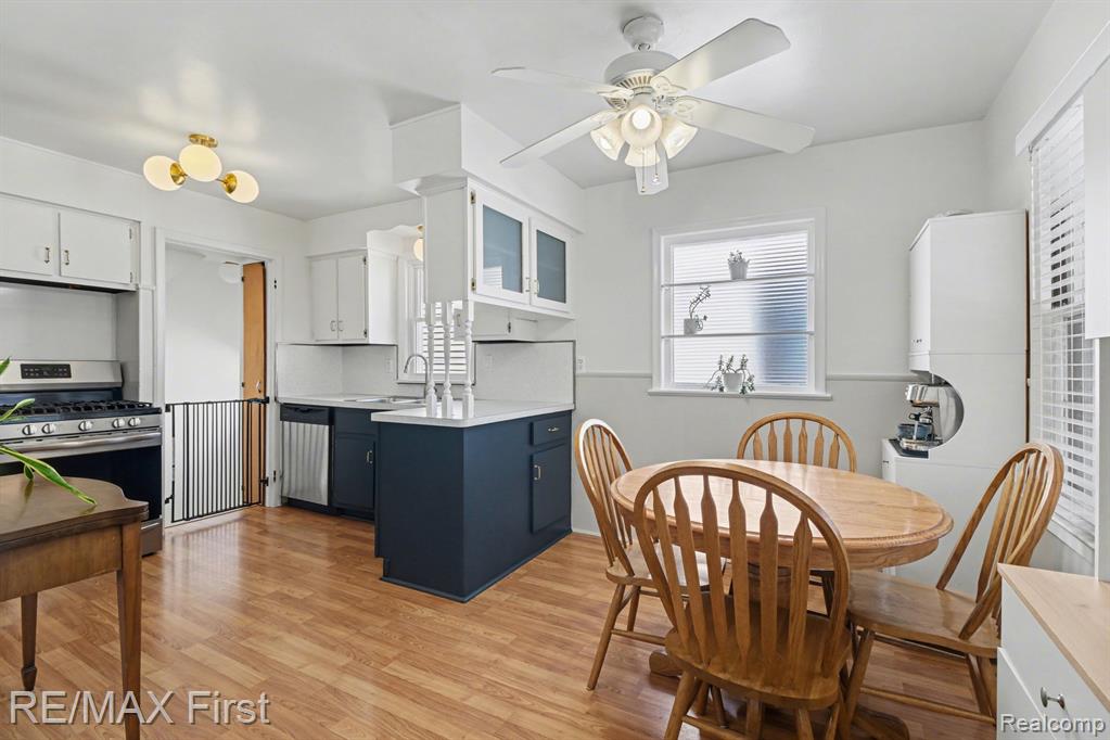 560 E Oakridge Street, Ferndale, MI 48220 — Photo 13
