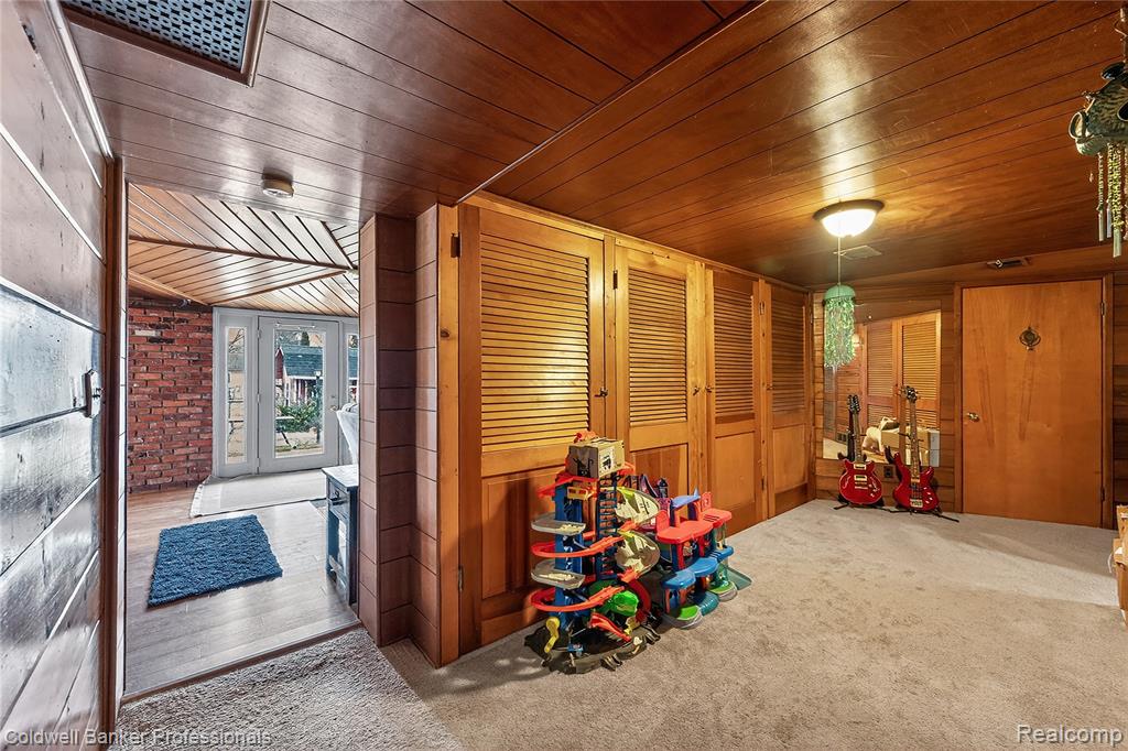 2556 N Williams Lake Rd. Road, Waterford, MI 48327 — Photo 17