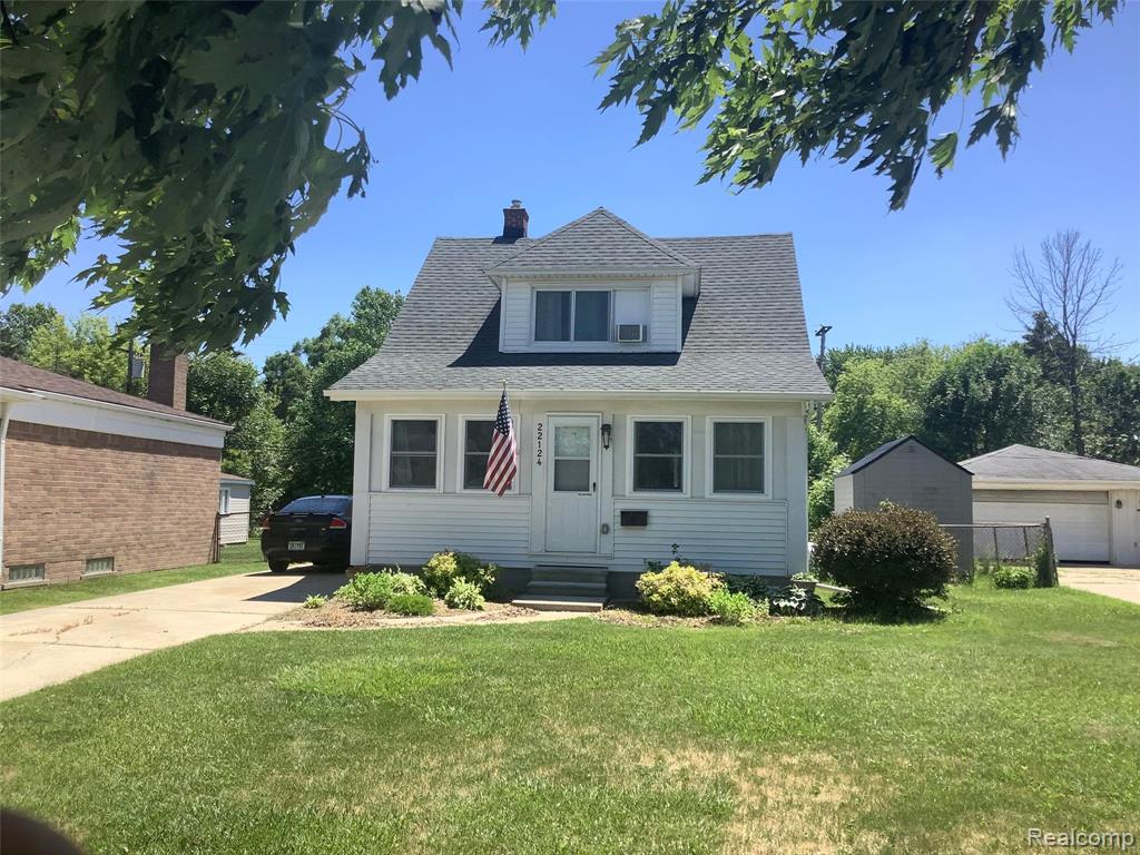 22124 Violet Street, Saint Clair Shores, MI 48082