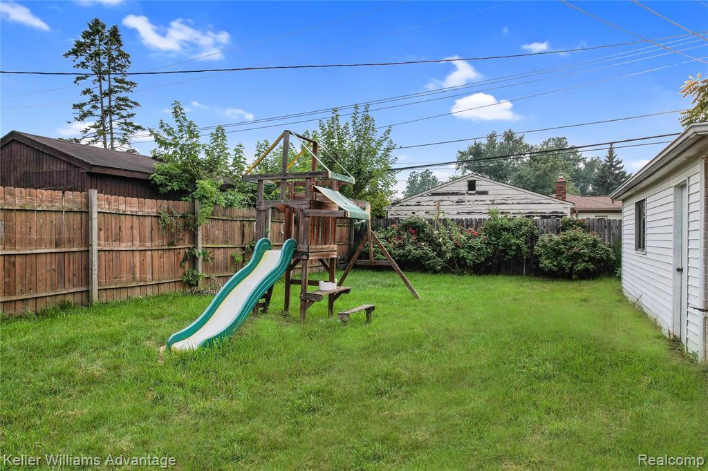 834 Forest Street, Westland, MI 48186 — Photo 37