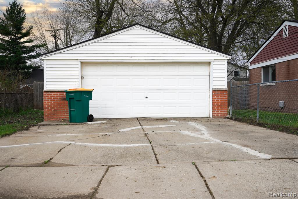 23817 Bredow Avenue, Trenton, MI 48174 — Photo 7
