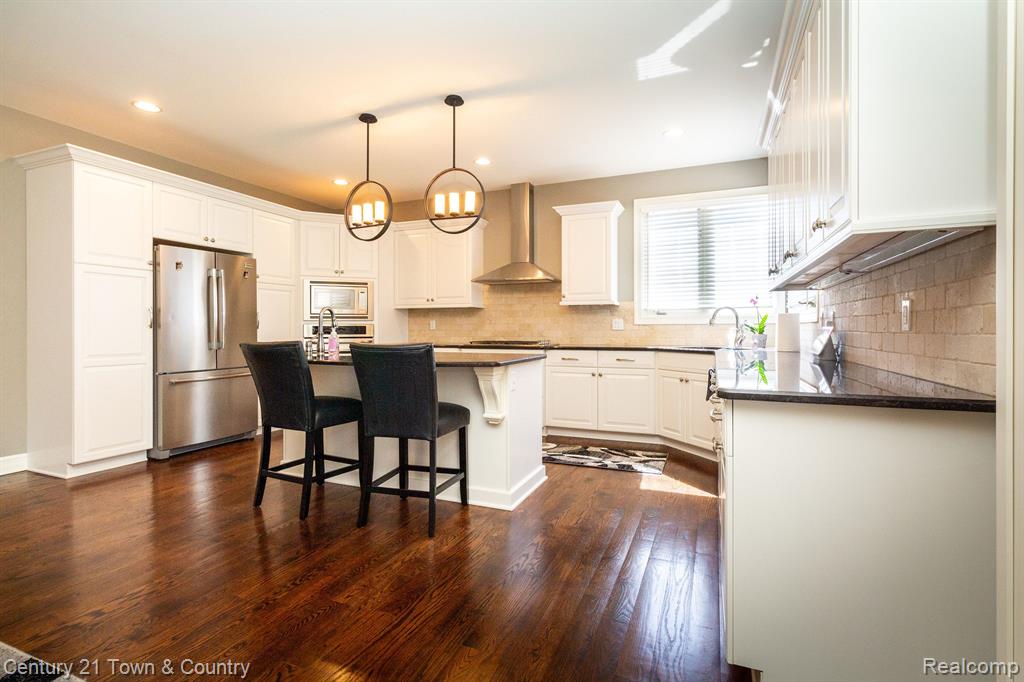54152 Deer Ridge Court, Rochester, MI 48307 — Photo 18