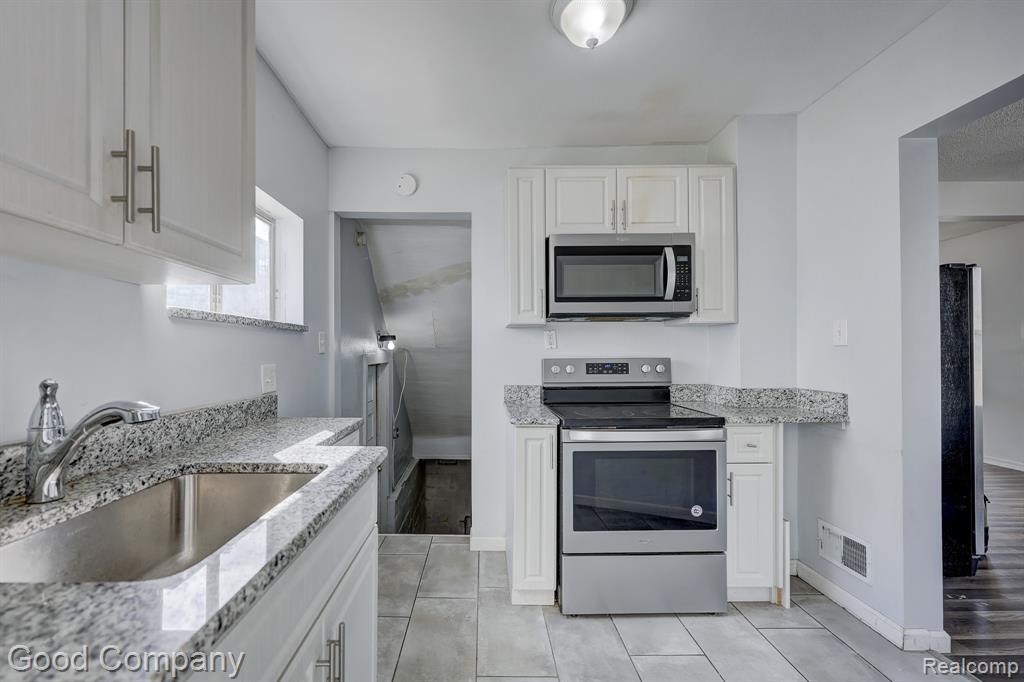 813 S Center Street, Royal Oak, MI 48067 — Photo 17