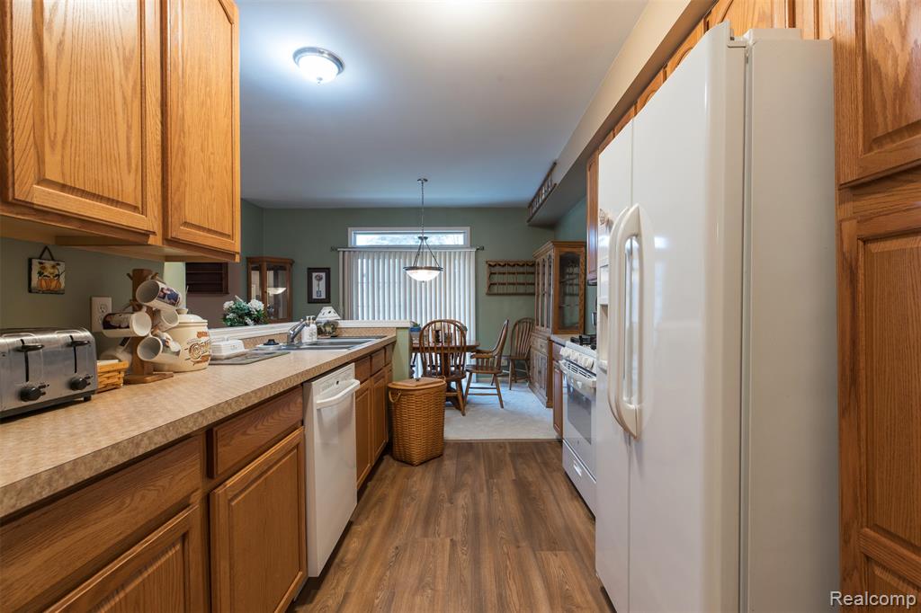 1890 Cedar Valley Drive, 38, Canton, MI 48188 — Photo 18