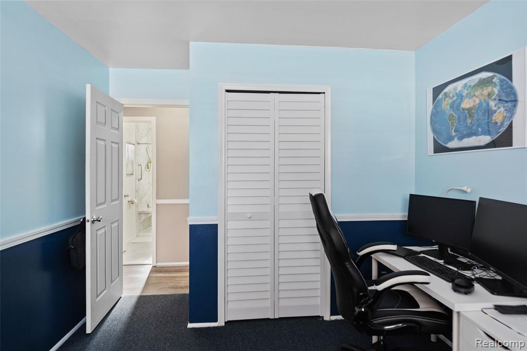 608 Autumn Drive, Flushing, MI 48433 — Photo 17