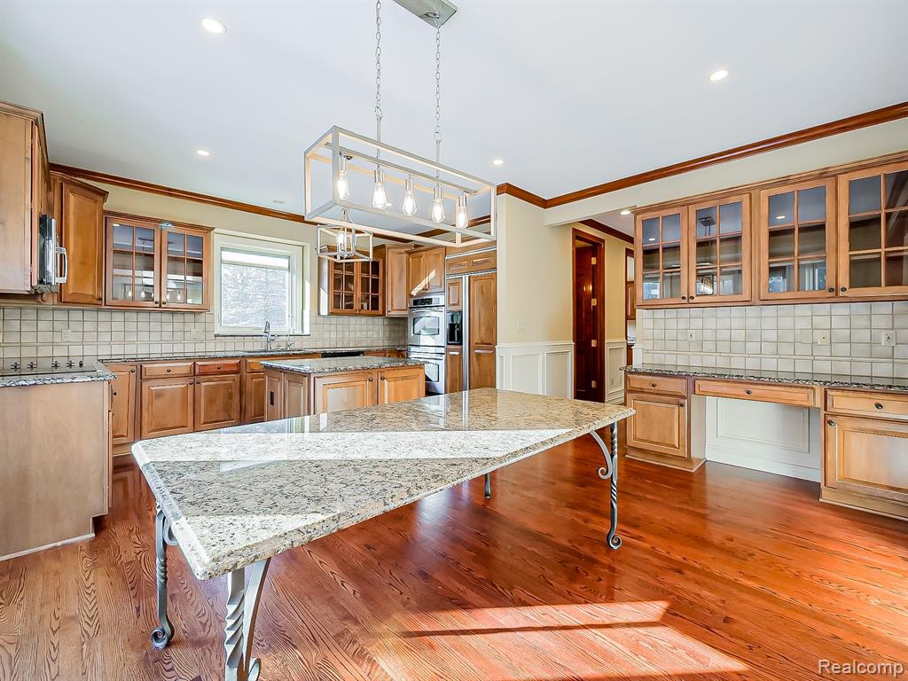 7364 Essex Drive, West Bloomfield, MI — Photo 34