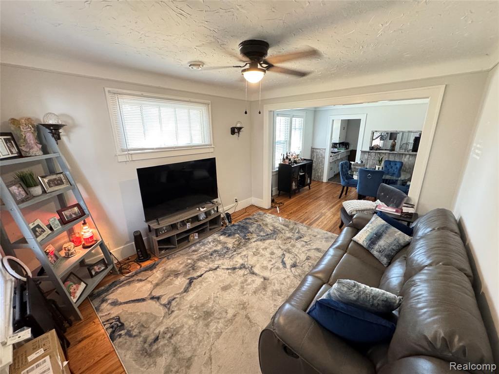 747 Cherry Street, Wyandotte, MI 48192 — Photo 27