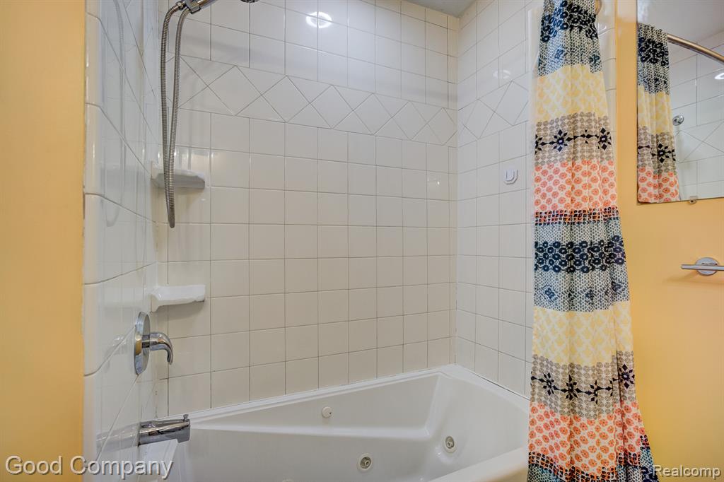 585 Roth Boulevard, Clawson, MI — Photo 20