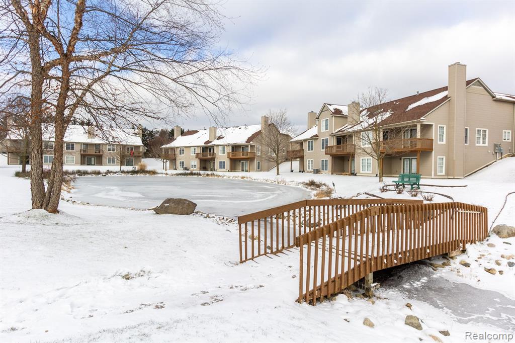 211 PIERCE LAKE Drive, Chelsea, MI 48118 — Photo 42