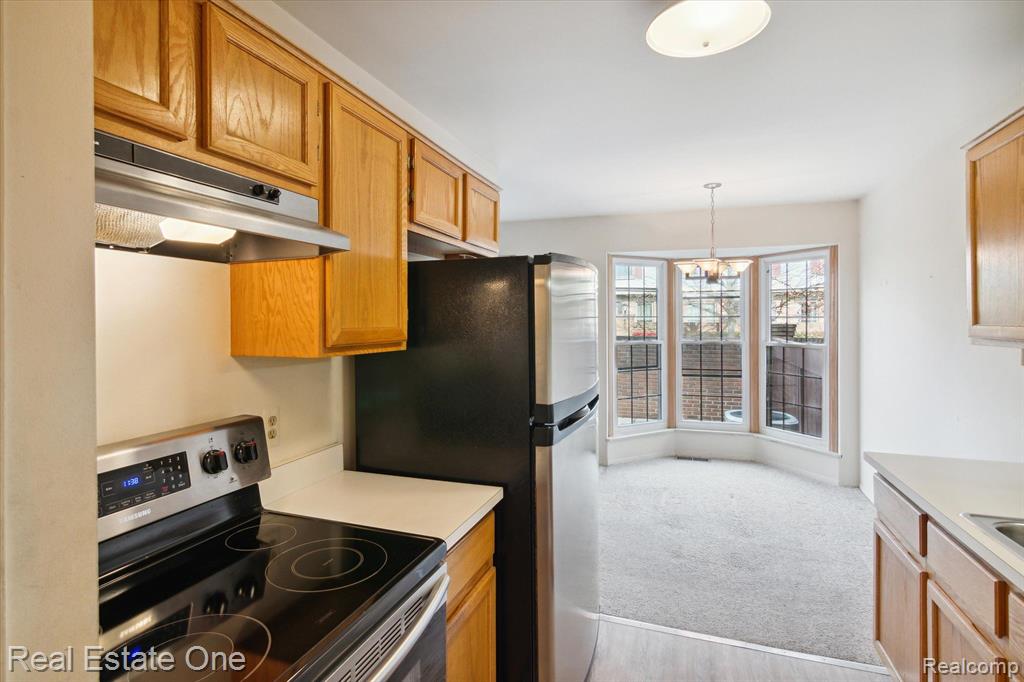 38826 Country Circle, Farmington Hills, MI 48331 — Photo 11