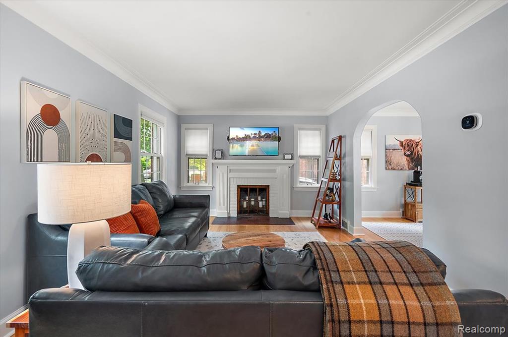 910 W Oakridge Street, Ferndale, MI 48220 — Photo 11