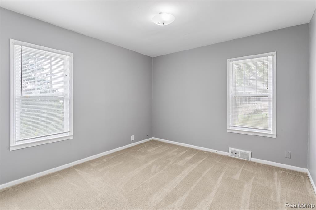 46 SMITH Court, Lake Orion, MI 48362 — Photo 18