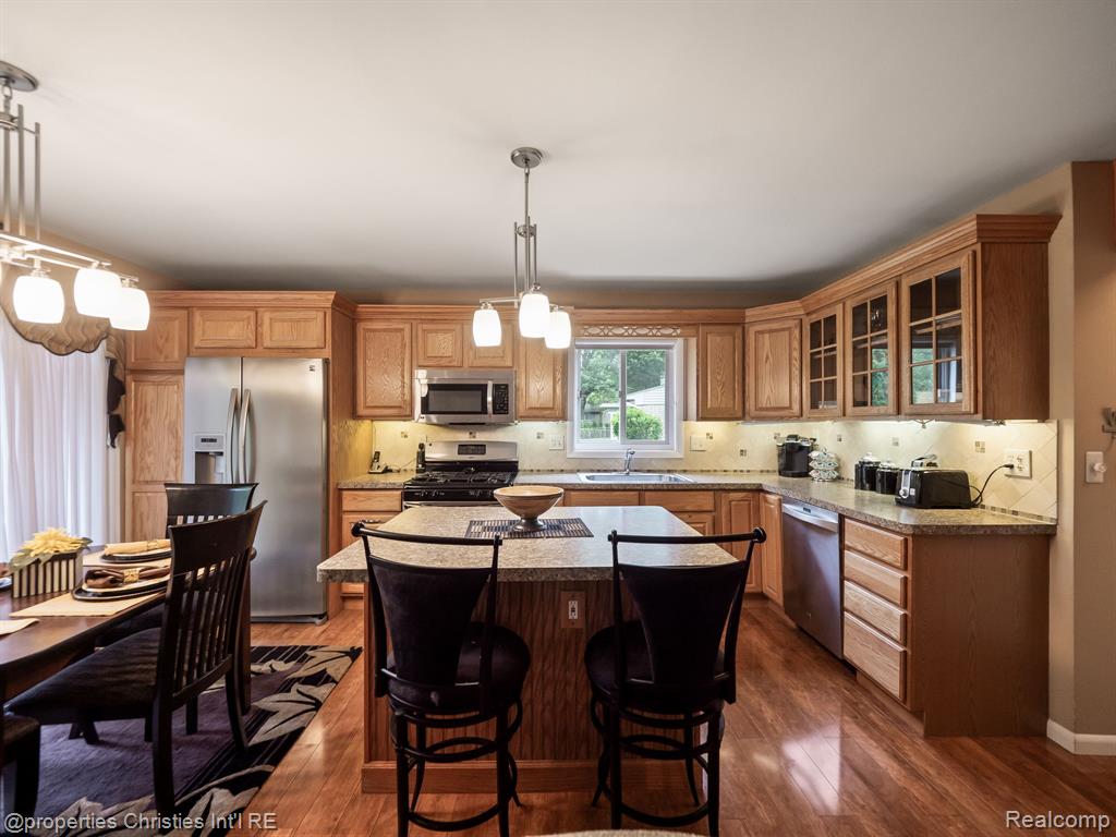 41642 Sycamore Drive, Novi, MI — Photo 8