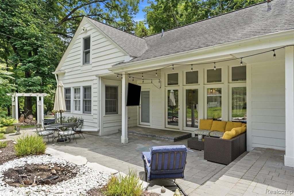 27310 Crestwood Drive, Franklin, MI 48025 — Photo 54