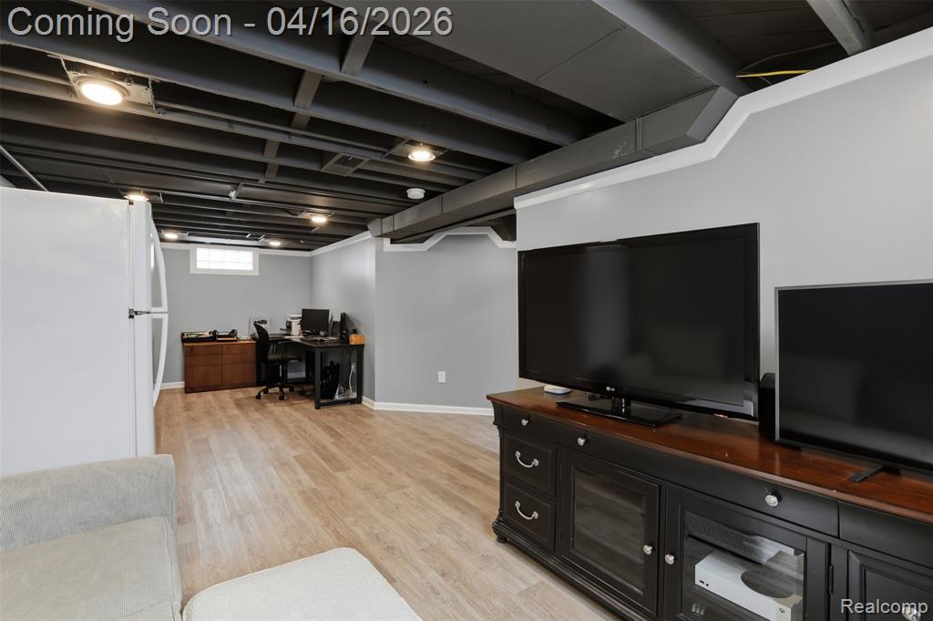 4350 Mandalay Avenue, Royal Oak, MI 48073 — Photo 29