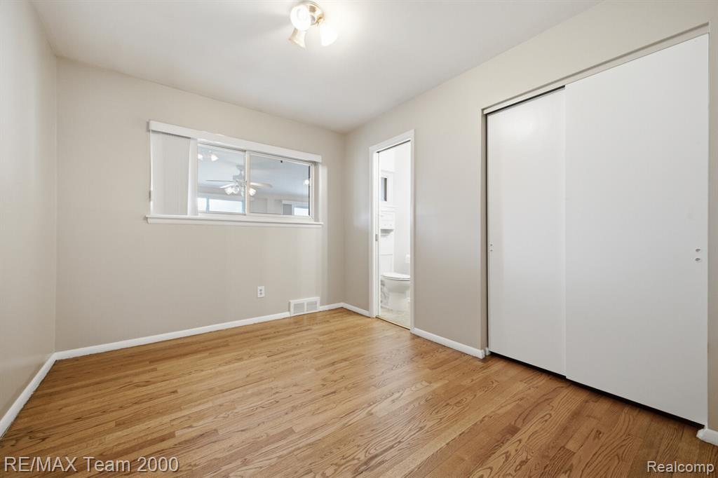 8512 Norborne Avenue, Dearborn Heights, MI 48127 — Photo 10