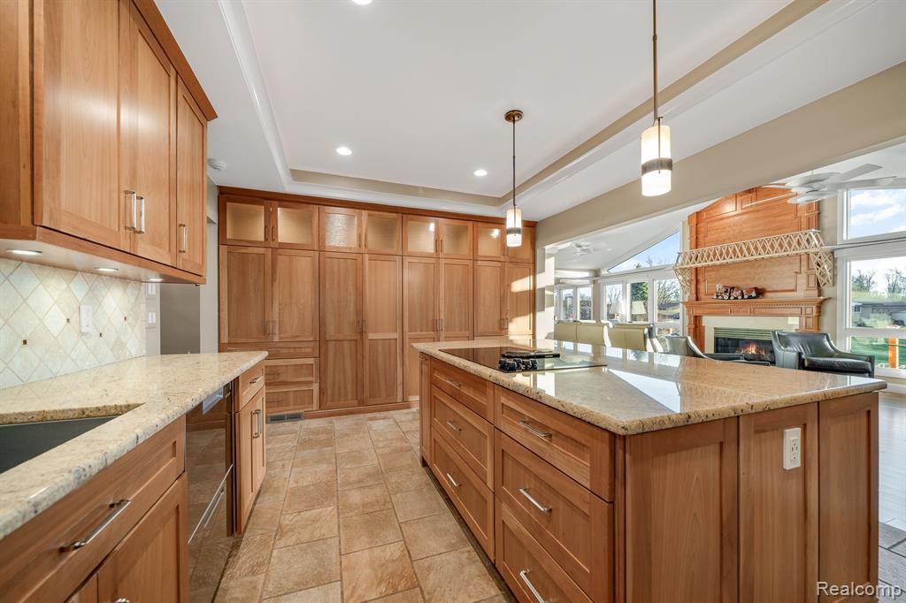 4190 AQUARINA Street, Waterford, MI 48329 — Photo 12
