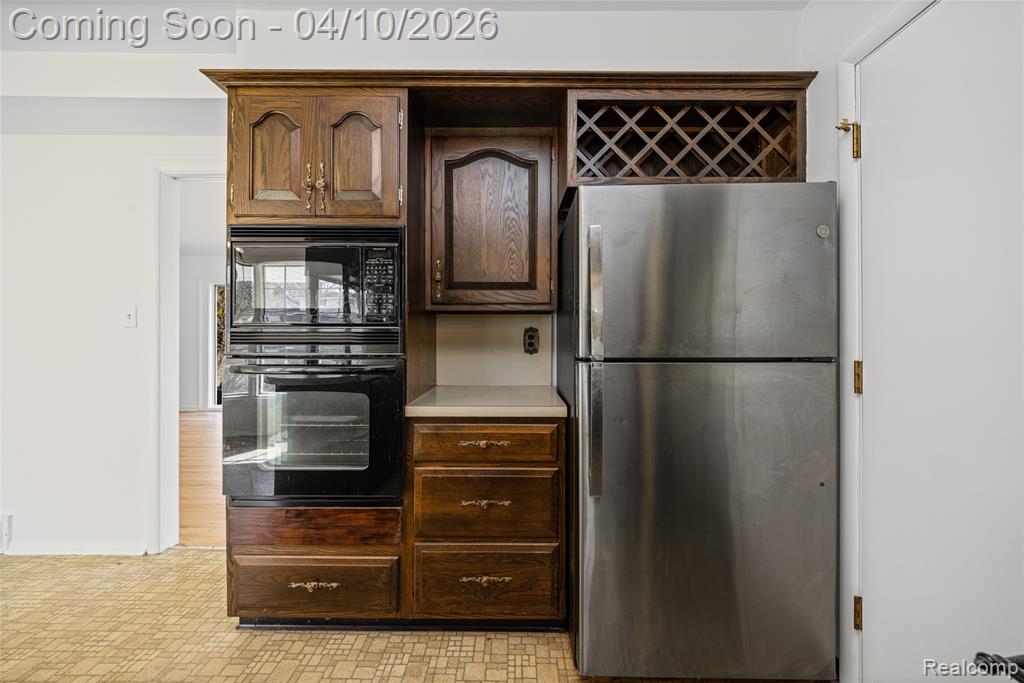 7077 Brookridge Drive, West Bloomfield, MI — Photo 20