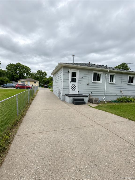 70 Devonshire Street, Ypsilanti, MI 48198 — Photo 12