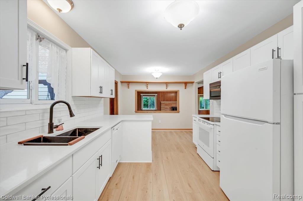 470 Oak Grove Drive, Lake Orion, MI 48362 — Photo 16