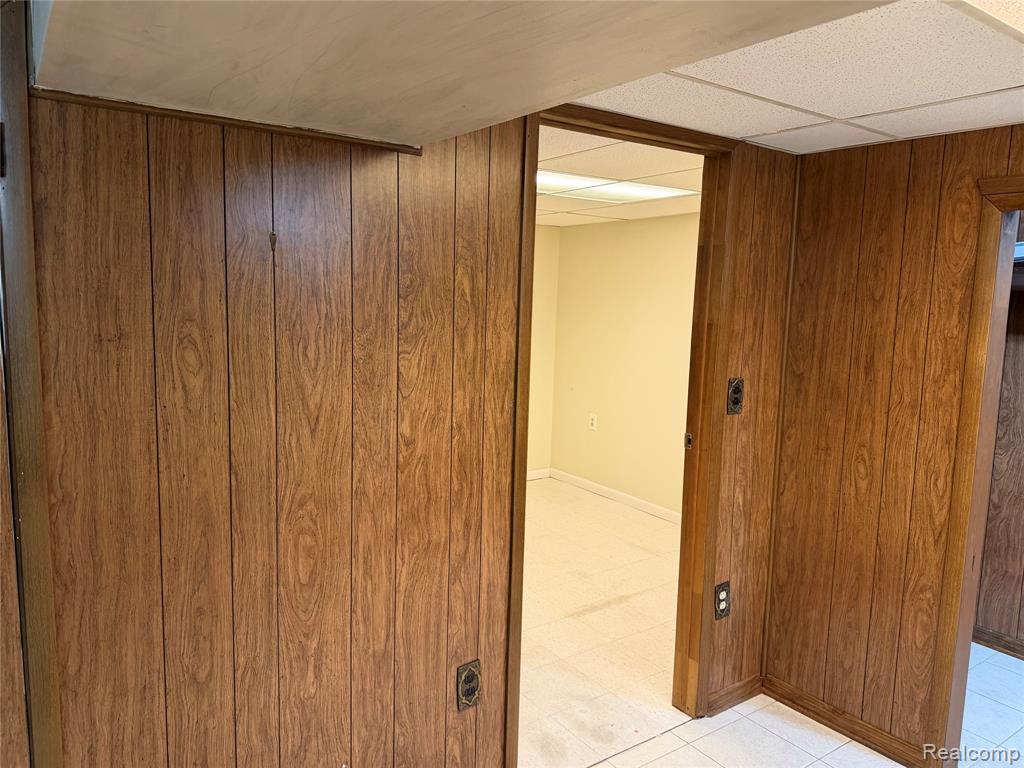 9001 Shannon Drive, Sterling Heights, MI 48314 — Photo 32