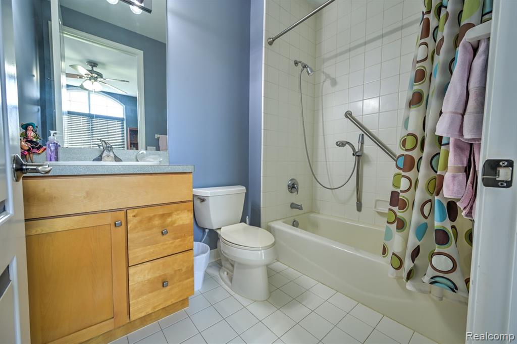 5591 Pembrooke Crossing, West Bloomfield, MI — Photo 5