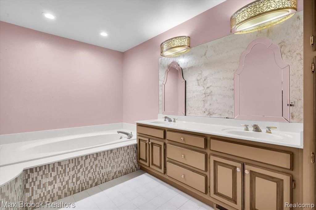 11633 Lorenz Way, Plymouth, MI 48170 — Photo 31