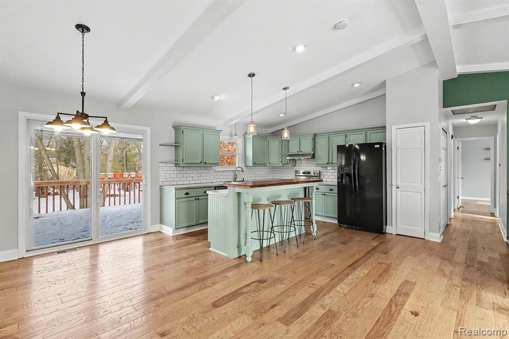 451 6 Mile Road, Whitmore Lake, MI 48189 — Photo 9