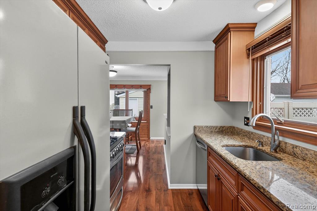 19523 Plumwoode Court, Brownstown, MI 48183 — Photo 16