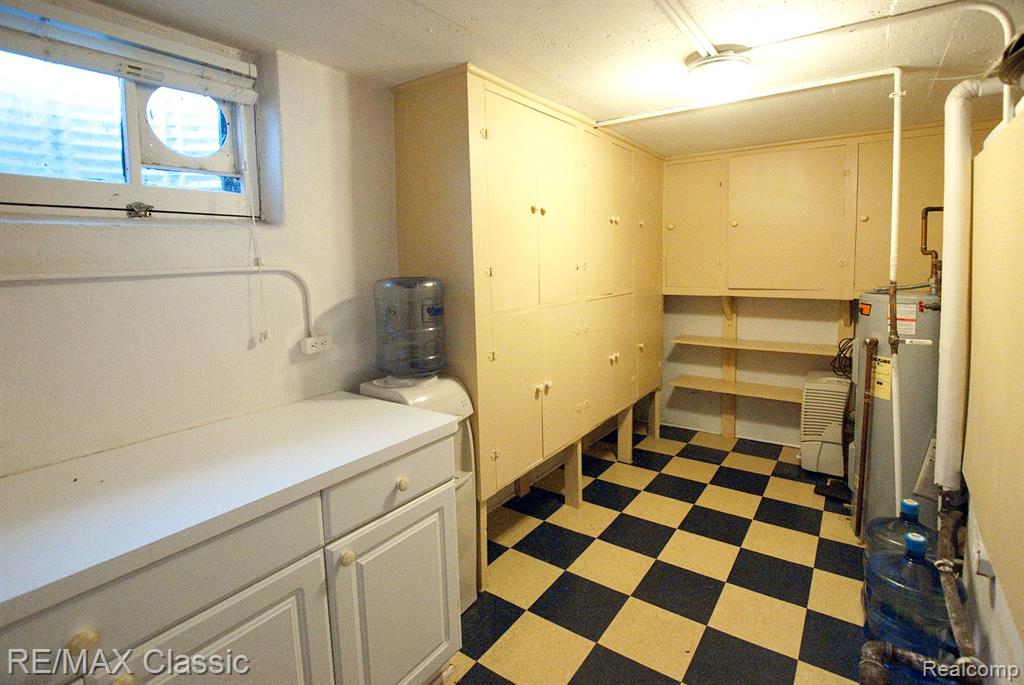 260 Oak Island Drive, Wolverine Lake, MI 48390 — Photo 17
