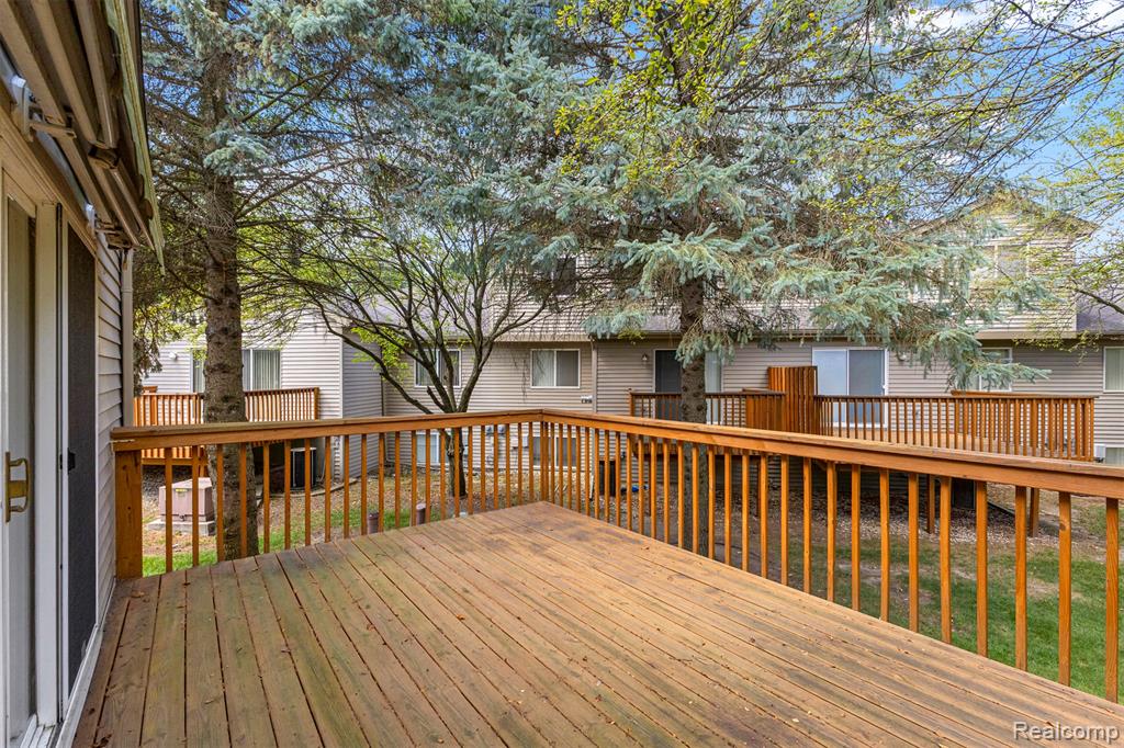 6546 Quail Run Circle, Westland, MI — Photo 36