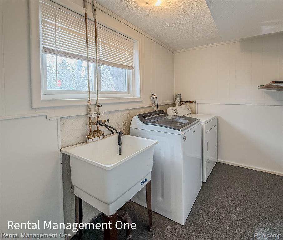 5604 HAYMEADOW Drive, West Bloomfield, MI — Photo 29