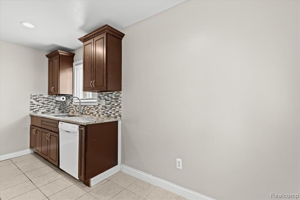 8111 Timken Avenue, Warren, MI 48089 — Photo 9