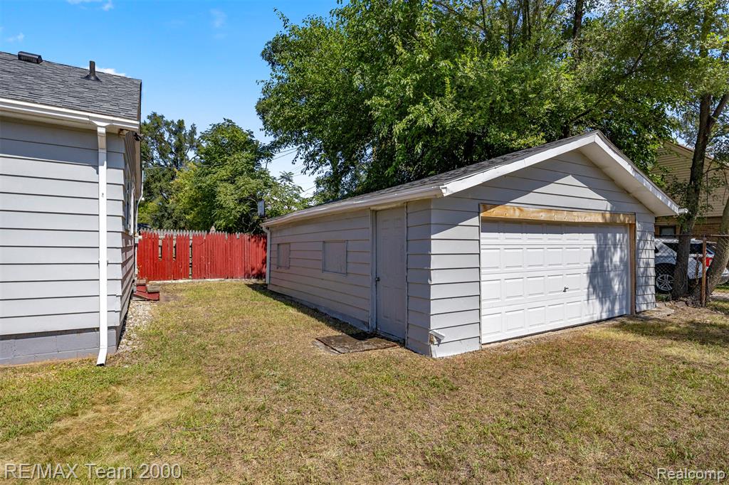 21304 Glen Lodge Road, Royal Oak, MI 48220 — Photo 7