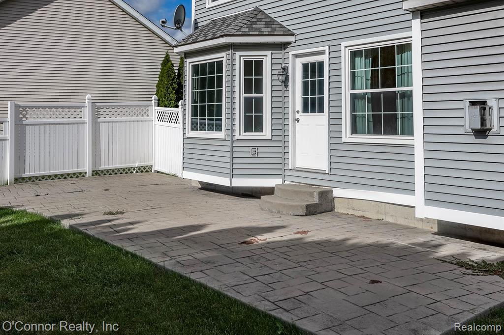 955 Covington, Marysville, MI 48040 — Photo 28