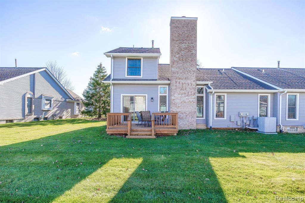 7282 GREEN MEADOW Lane, Canton, MI 48187 — Photo 16