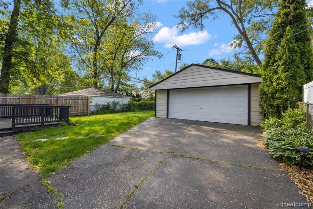 726 Woodlawn Avenue, Royal Oak, MI 48073 — Photo 26