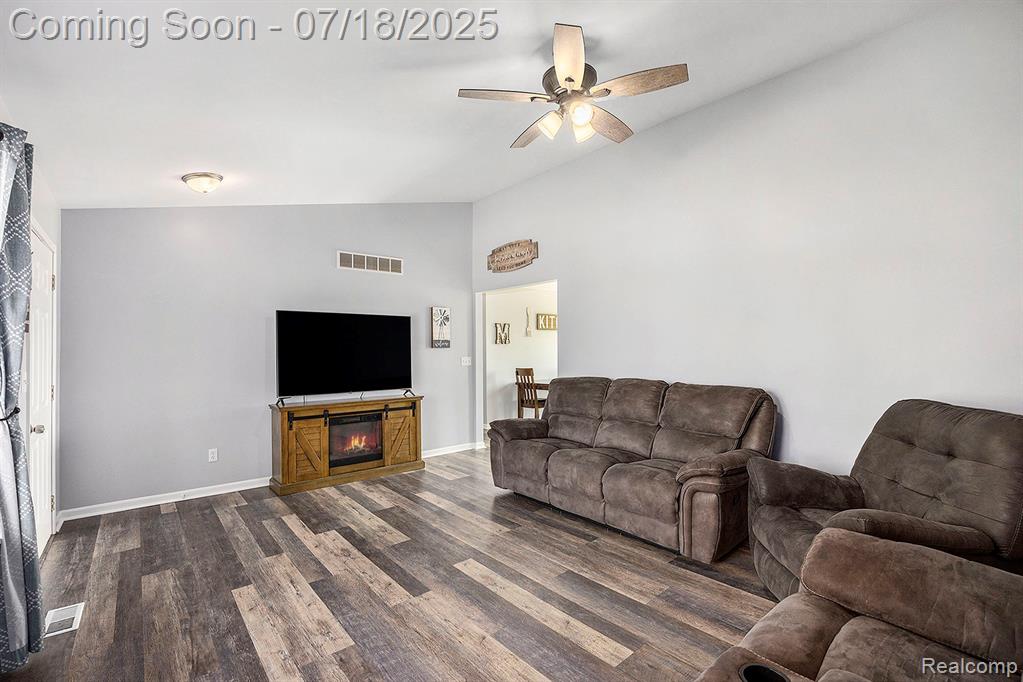 7419 Seymour Road, Swartz Creek, MI 48473 — Photo 3