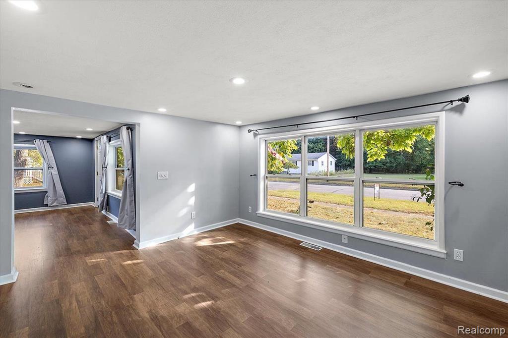 410 S ADAMS Street, Mount Pleasant, MI 48858 — Photo 16