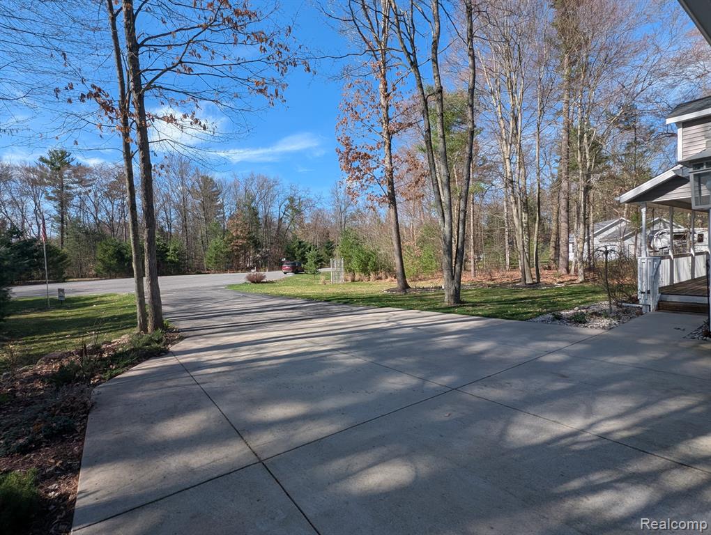 9642 Hummingbird Ct, Howard City, MI 49329 — Photo 34