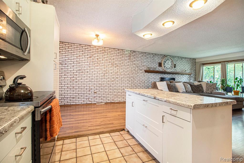 1255 GAULT Drive, Ypsilanti, MI 48198 — Photo 13