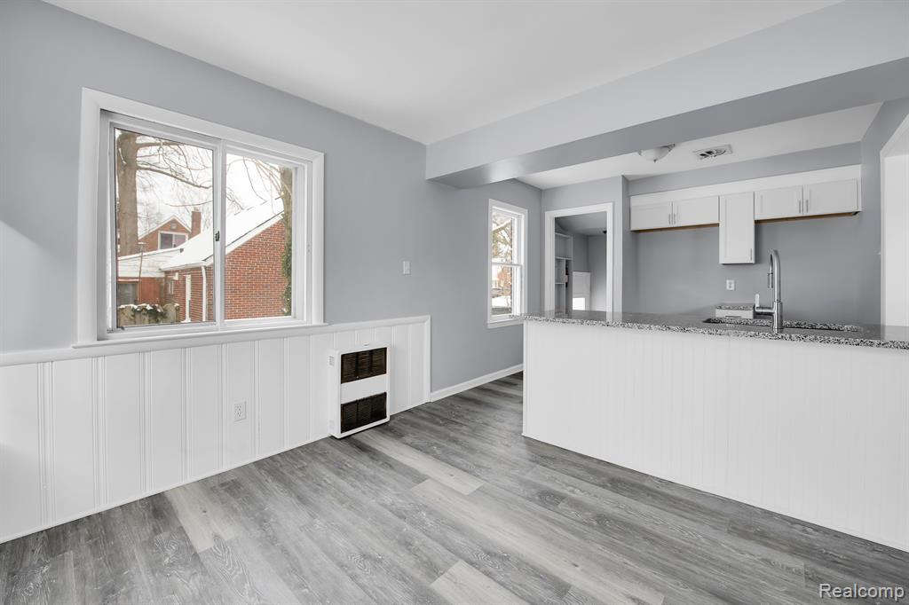 8651 HAZELTON Street, Dearborn Heights, MI 48127 — Photo 14