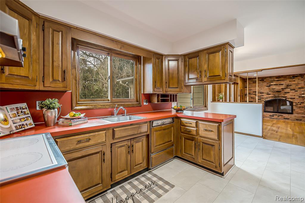 1937 Alhambra Drive, Ann Arbor, MI 48103 — Photo 13