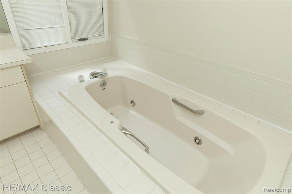 4860 Pelican Way, West Bloomfield, MI 48323 — Photo 30