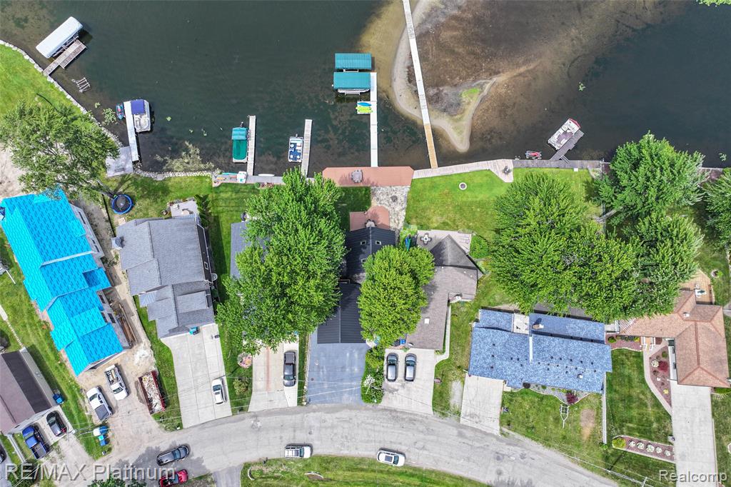 3154 PONEMAH Drive, Fenton, MI 48430 — Photo 43