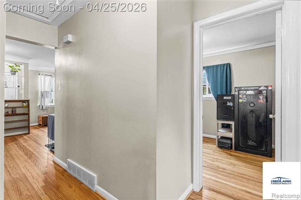 24909 Saxony Avenue, Eastpointe, MI 48021 — Photo 10