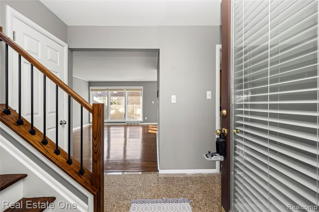 556 Bloomfield Court, Birmingham, MI 48009 — Photo 2
