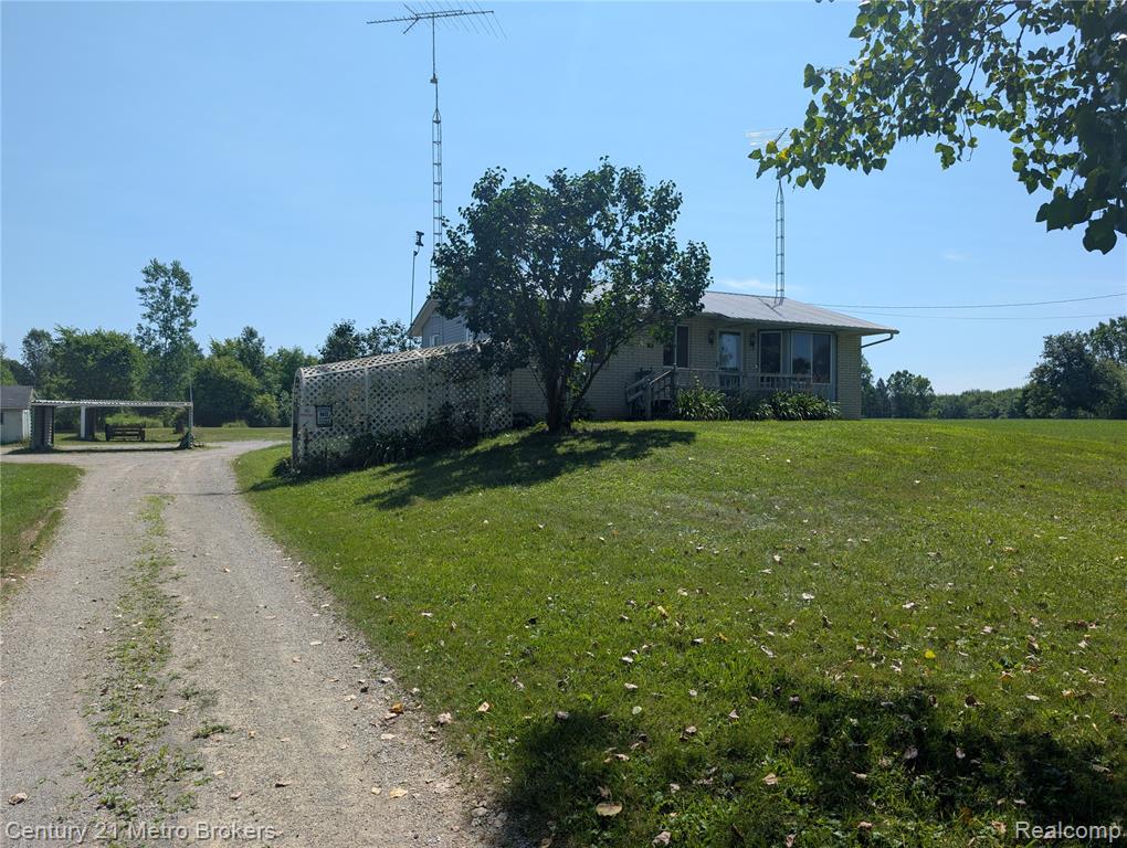 10190 Oak Road, Otisville, MI 48463 — Photo 35